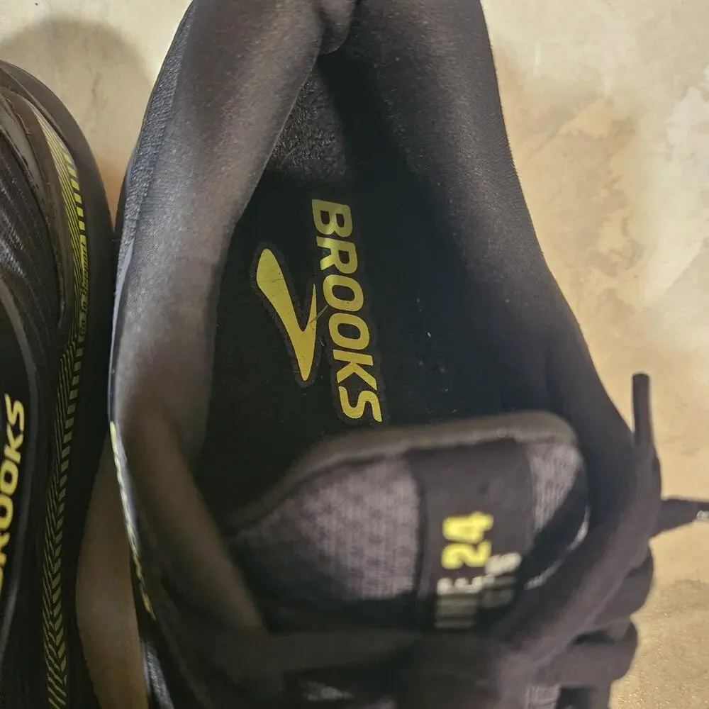 Brooks Adrenaline GTS 24  Black Yellow Running Shoes 1104381D033 Men Size 11
